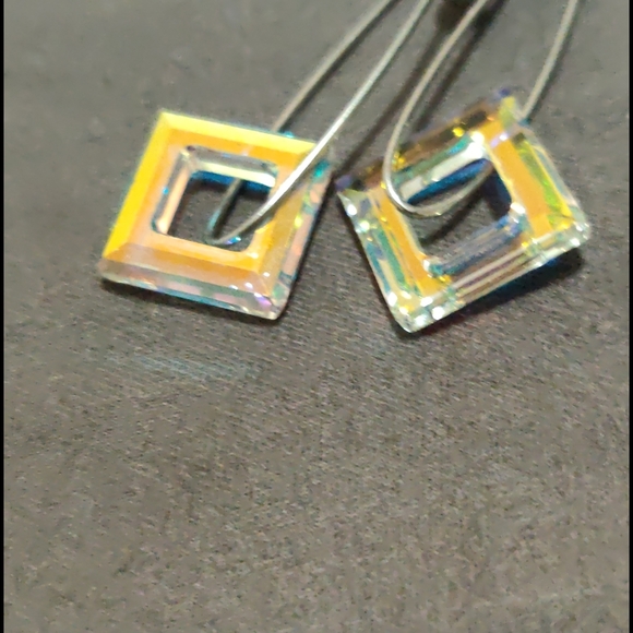 Earring - Picture 2 of 2